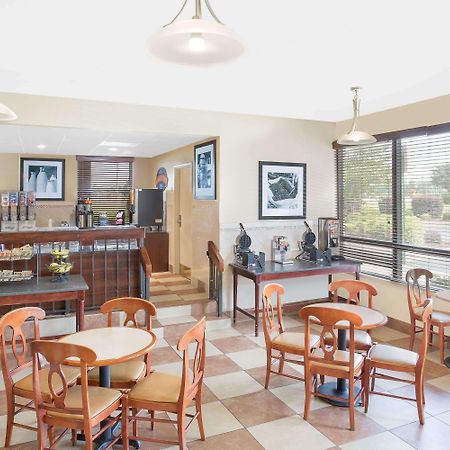 Baymont By Wyndham Greenville Ngoại thất bức ảnh