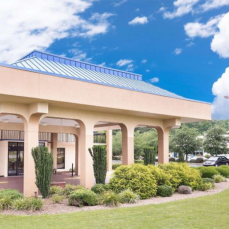 Baymont By Wyndham Greenville Ngoại thất bức ảnh