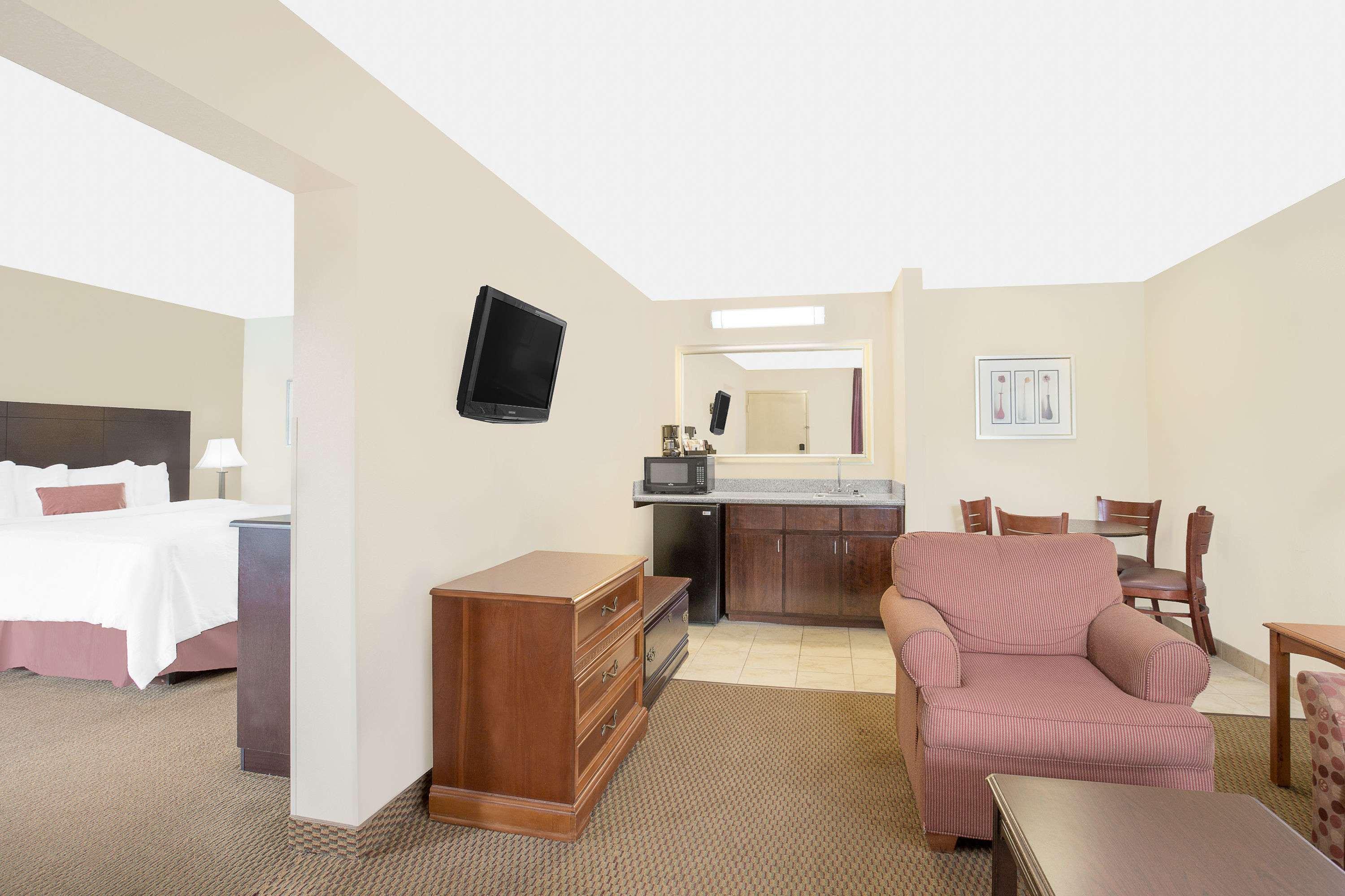 Baymont By Wyndham Greenville Ngoại thất bức ảnh